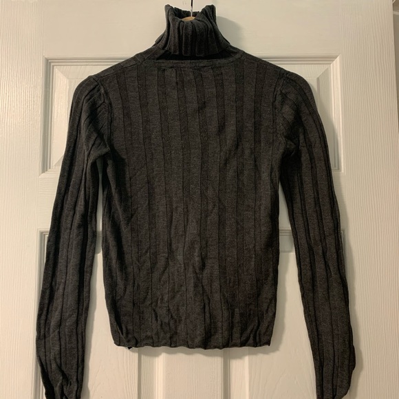 sweater - Picture 1 of 1